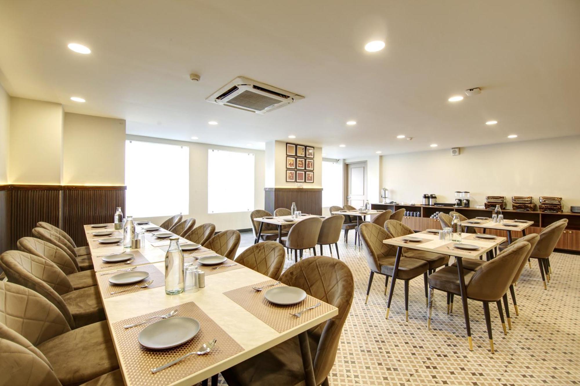 Saltstayz Select - Golf Course Road Гургаон Экстерьер фото