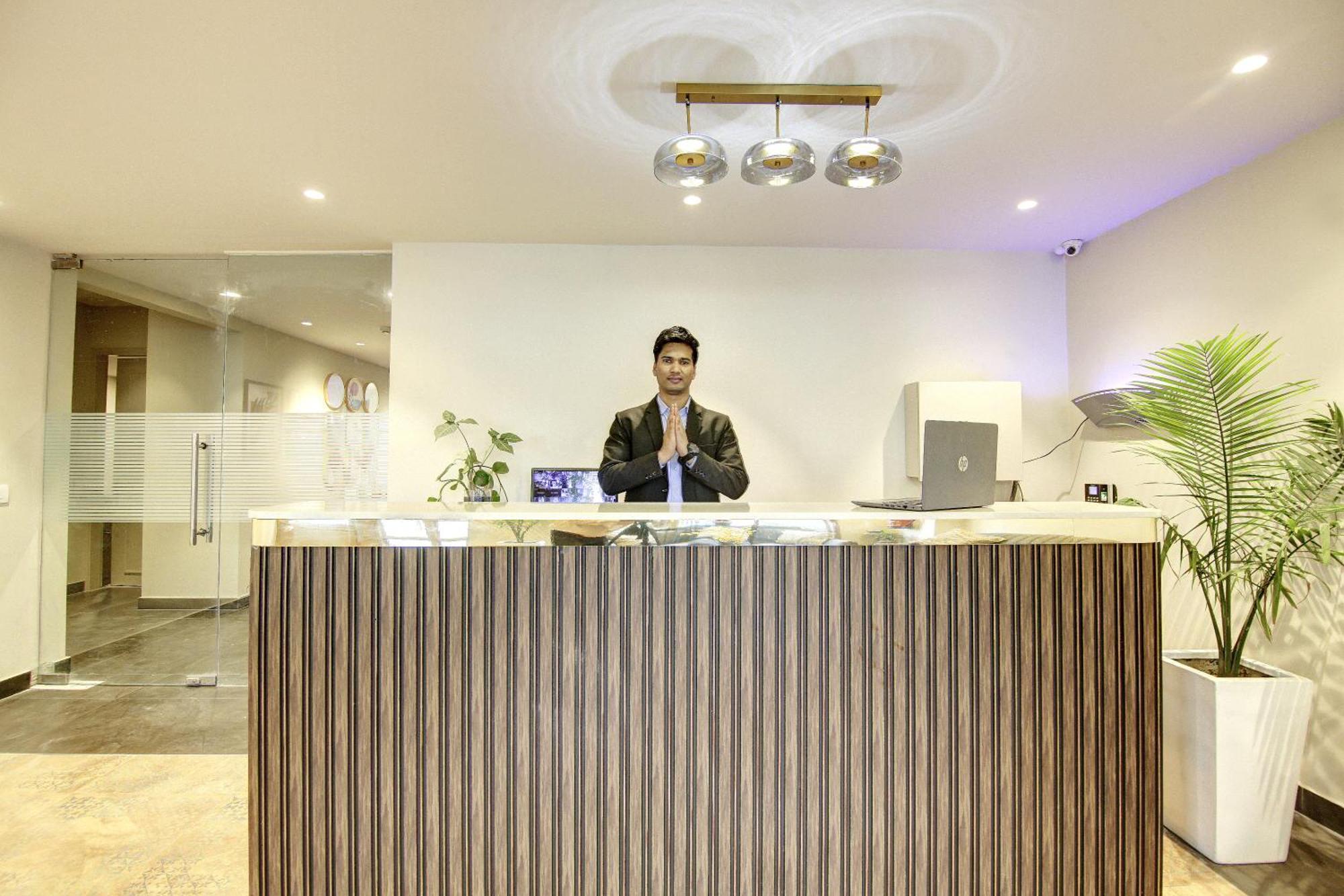 Saltstayz Select - Golf Course Road Гургаон Экстерьер фото